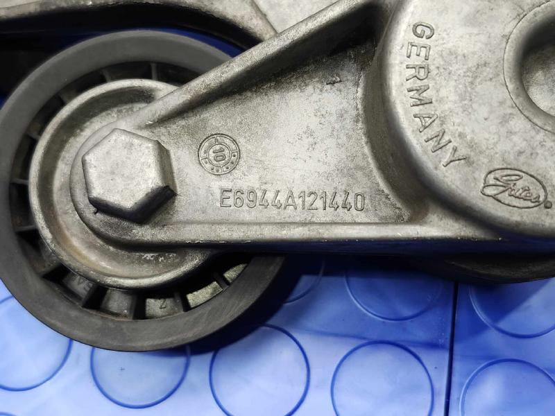 2010-2015 Volkswagen Touareg VR6 3.6L Engine Accessory Belt Tensioner OEM 22145299E