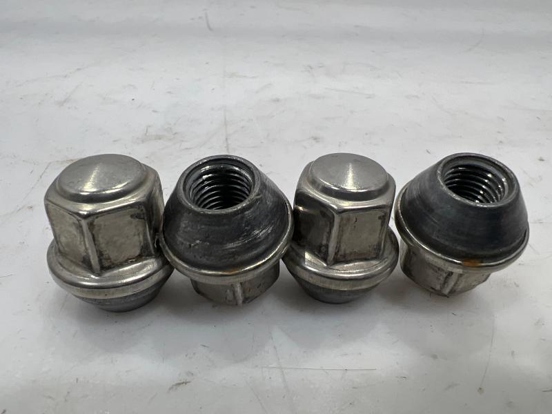 2021 Ford EcoSport Lug Nuts