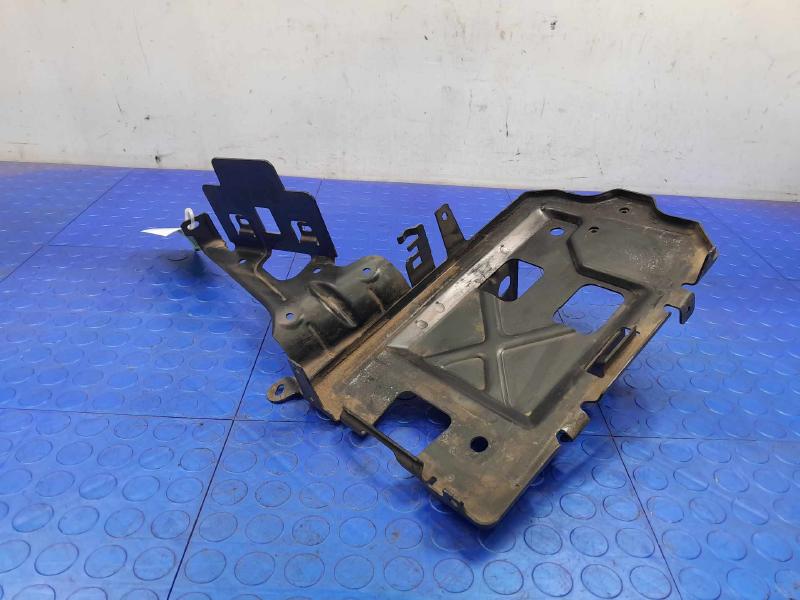 2018-2020 Buick Regal Battery Tray Carrier Assembly Genuine OEM 84213689