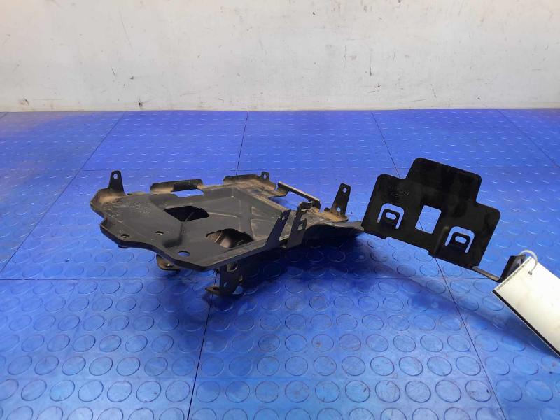 2018-2020 Buick Regal Battery Tray Carrier Assembly Genuine OEM 84213689