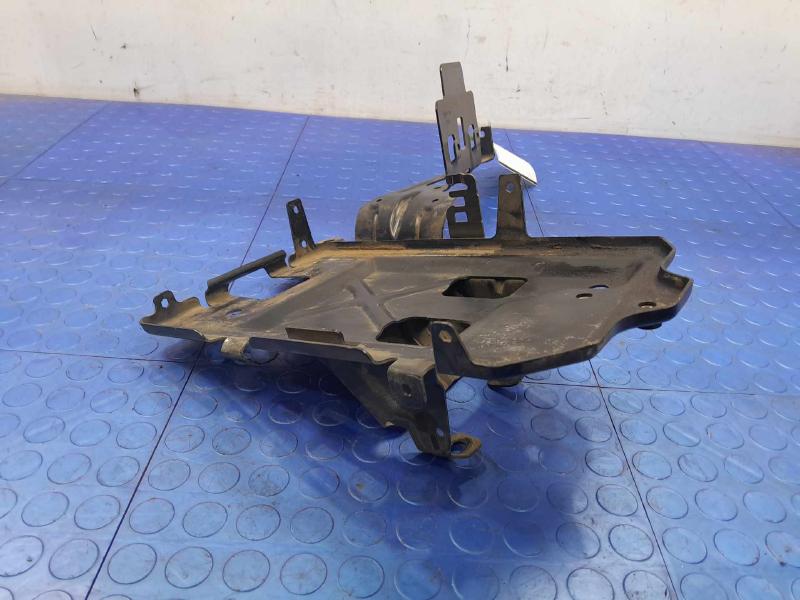 2018-2020 Buick Regal Battery Tray Carrier Assembly Genuine OEM 84213689