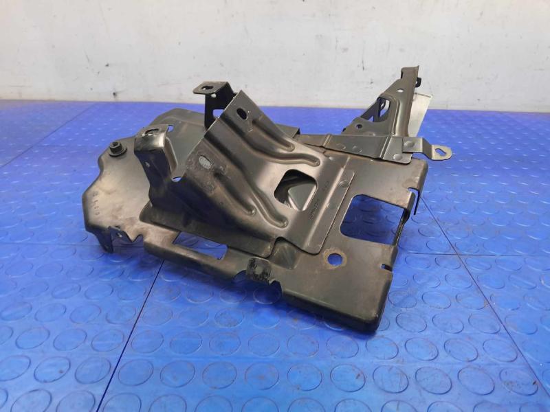 2018-2020 Buick Regal Battery Tray Carrier Assembly Genuine OEM 84213689