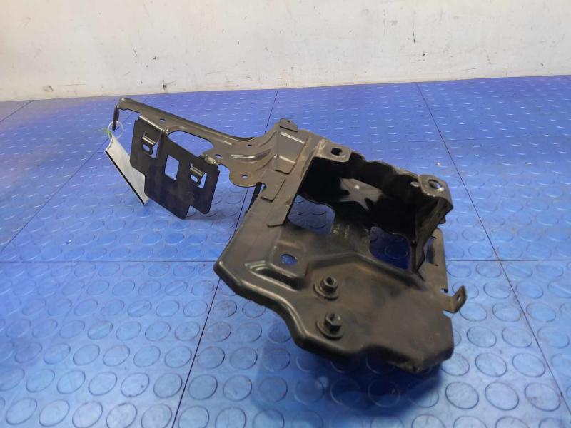 2018-2020 Buick Regal Battery Tray Carrier Assembly Genuine OEM 84213689