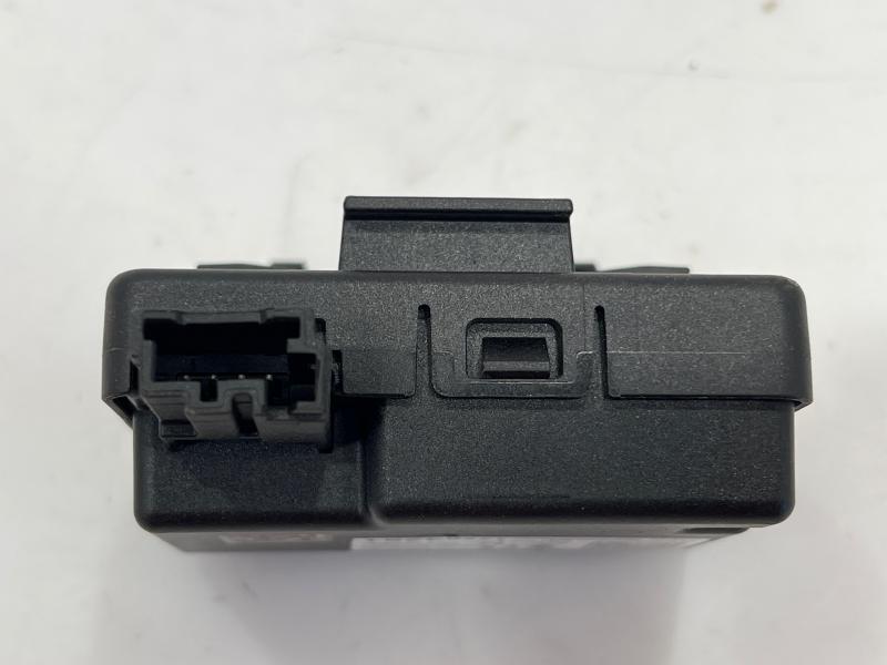 2019 - 2023 CHEVROLET BLAZER KEYLESS ENTRY RECEIVER CONTROL MODULE OEM 13523281