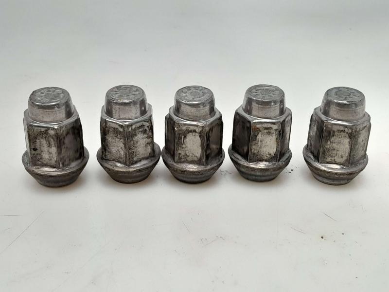 2006 Chevrolet Cobalt Lug Nuts
