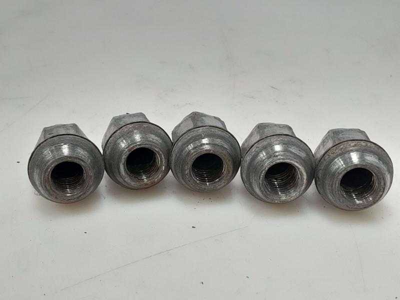 2006 Chevrolet Cobalt Lug Nuts
