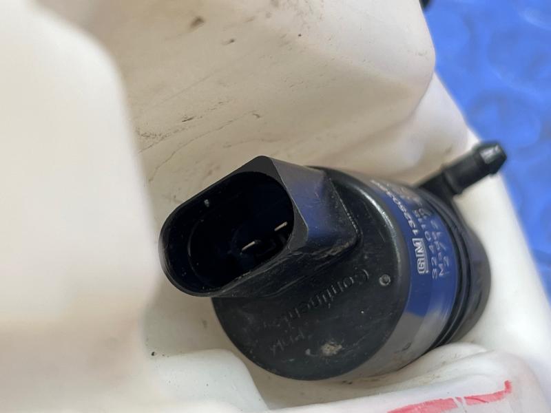 2013 Chevrolet Malibu Washer Bottle