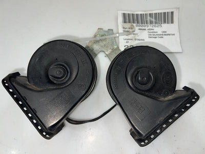 2009 - 2011 Jaguar XF Dual Horn Set with Bracket OEM C2Z19231