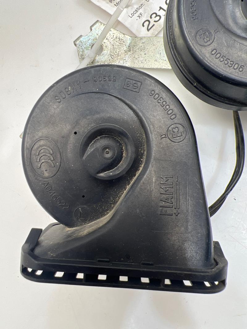 2009 - 2011 Jaguar XF Dual Horn Set with Bracket OEM C2Z19231