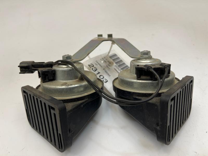 2009 - 2011 Jaguar XF Dual Horn Set with Bracket OEM C2Z19231