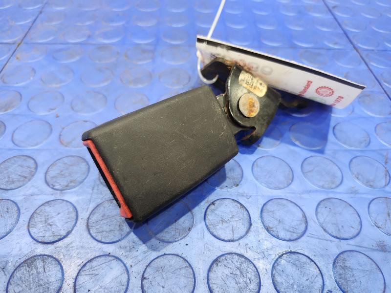 2015 Chrysler 200 Rear Seat Belt