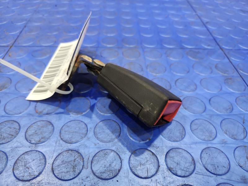 2015 Chrysler 200 Rear Seat Belt
