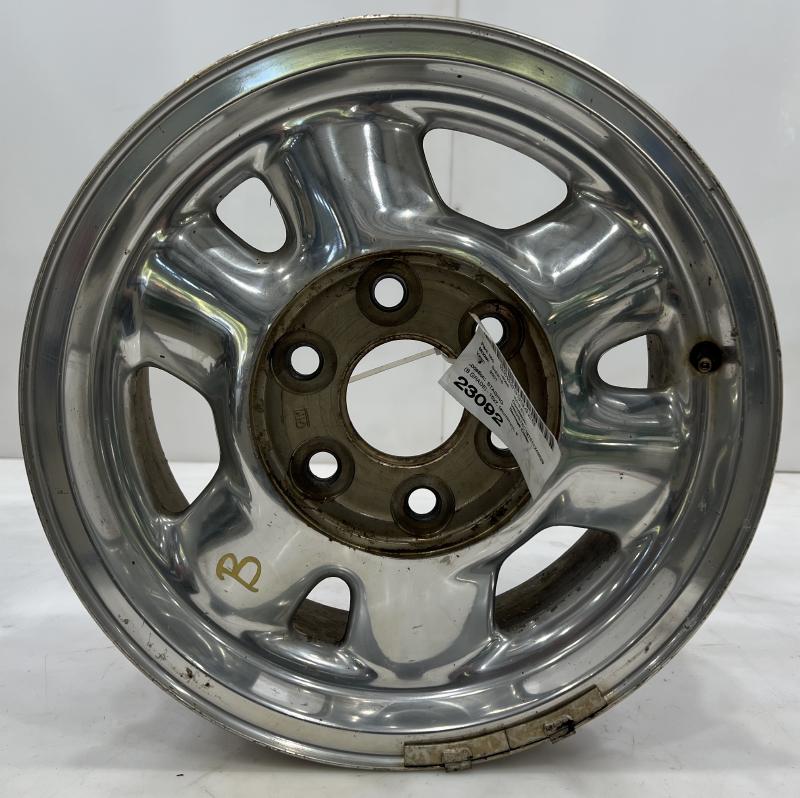 2001 GMC Sierra 1500 Wheel