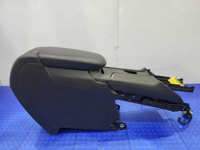 2017-2020 Cadillac XT5 AWD Center Console Assembly Black Leather OEM 84091256