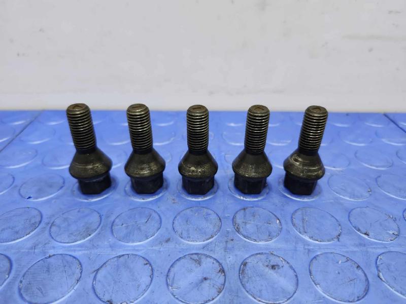2003 BMW Z4 Lug Nuts