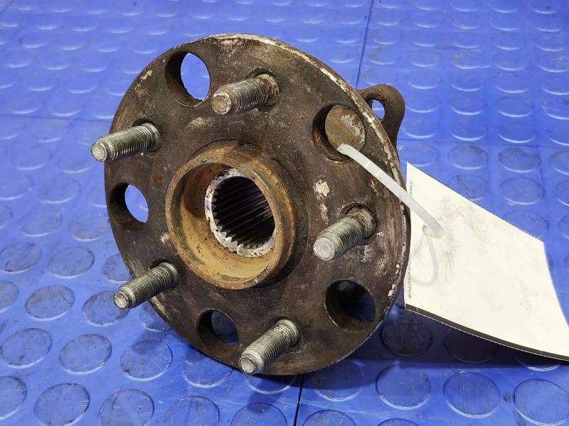 2014 Lexus IS 250 Hub