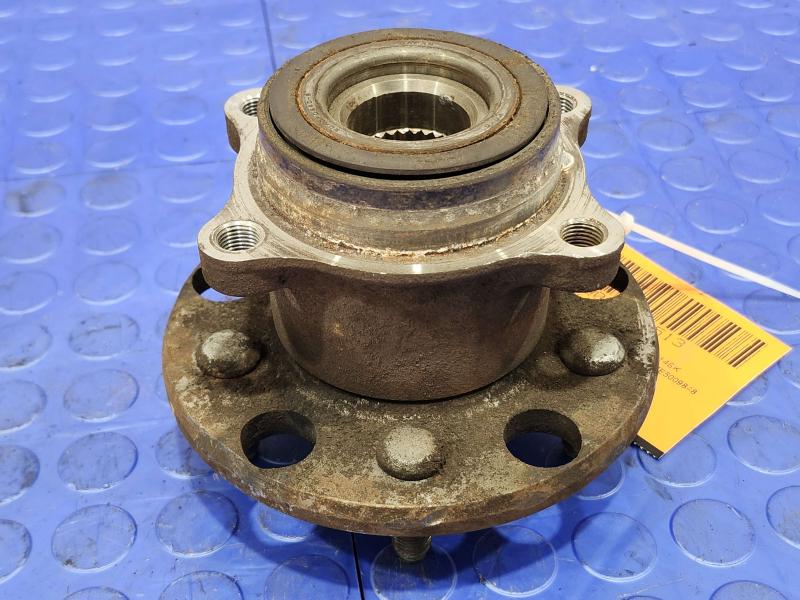 2014 Lexus IS 250 Hub