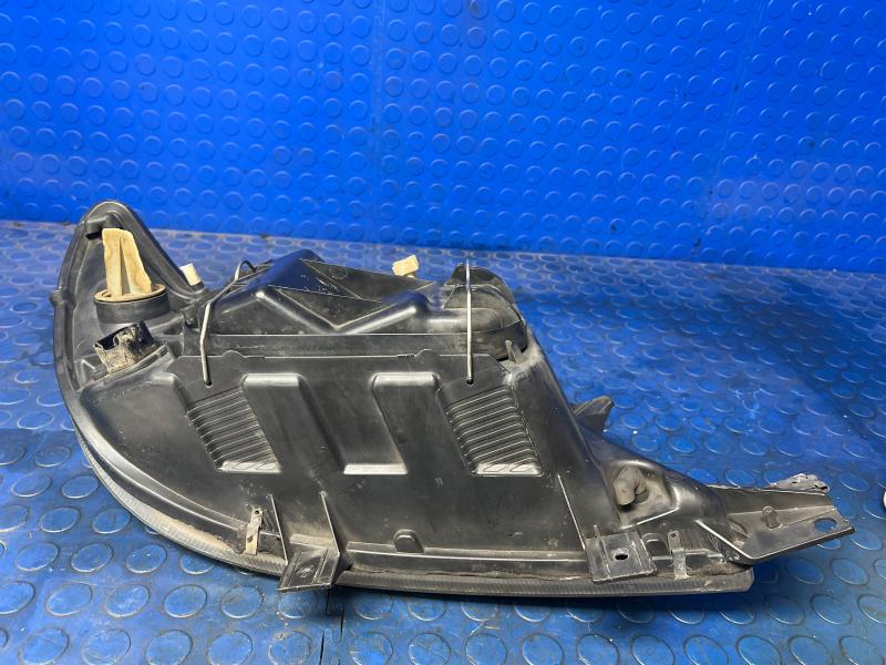 2005 Dodge Sprinter 2500 Headlamp Assembly