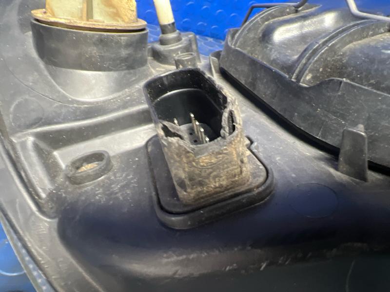 2005 Dodge Sprinter 2500 Headlamp Assembly