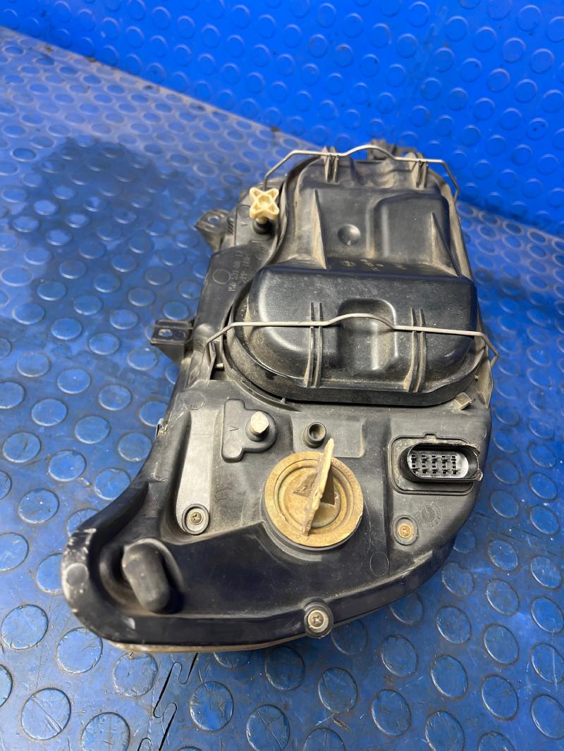 2005 Dodge Sprinter 2500 Headlamp Assembly