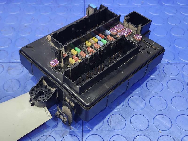 2019 Cadillac XT5 Cabin Fuse Box
