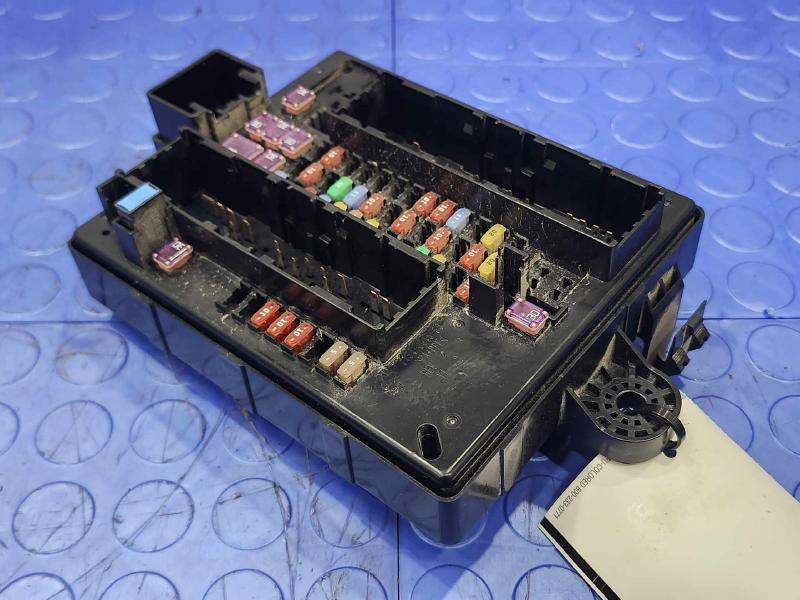 2019 Cadillac XT5 Cabin Fuse Box