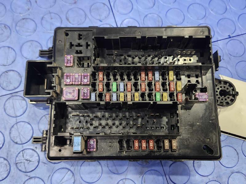 2019 Cadillac XT5 Cabin Fuse Box