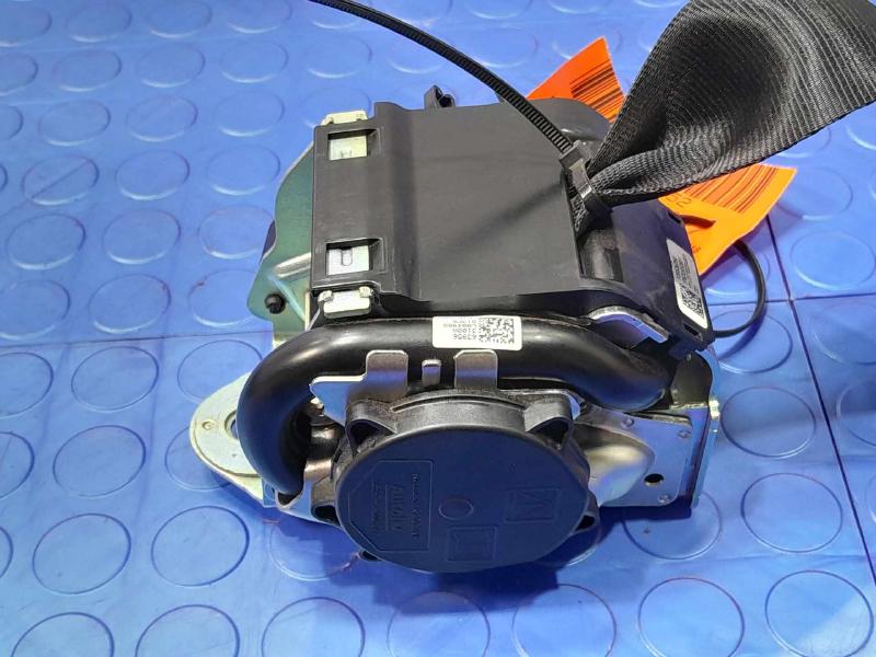 2018 Volvo S90 Rear Seat Belt