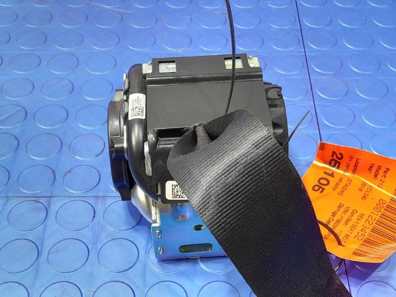 2018 Volvo S90 Rear Seat Belt