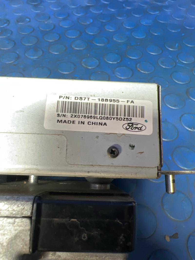 2013 Ford Fusion Info-Gps-Tv Screen