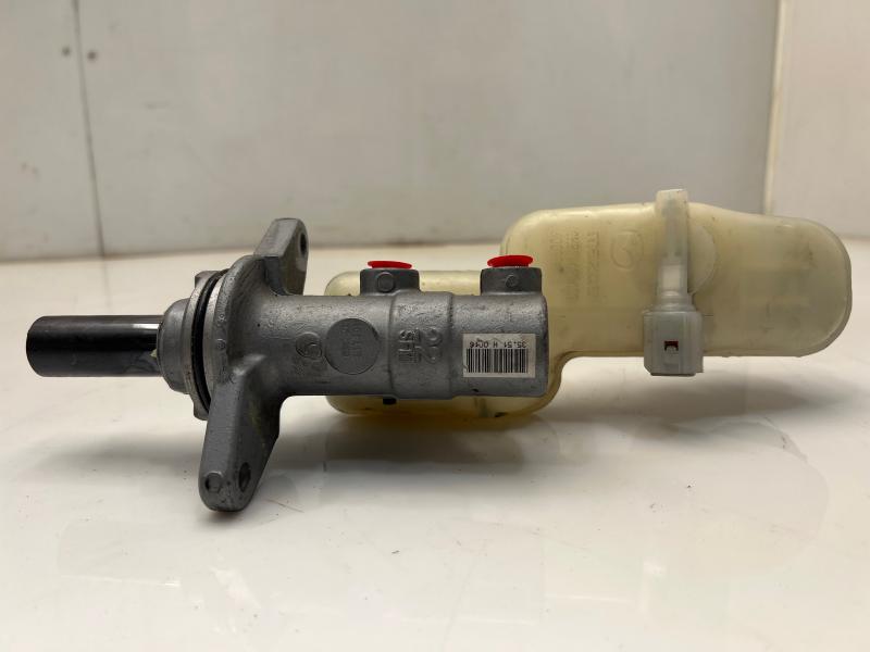 2014 - 2021 Mazda 6 Brake Master Cylinder Assembly OEM GHY54340Z
