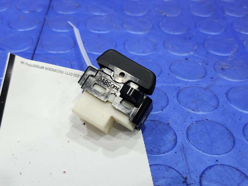 2010 Mazda Mazda3 Door Switch Front