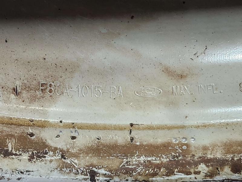 2002 Ford Econoline E-350 Wheel