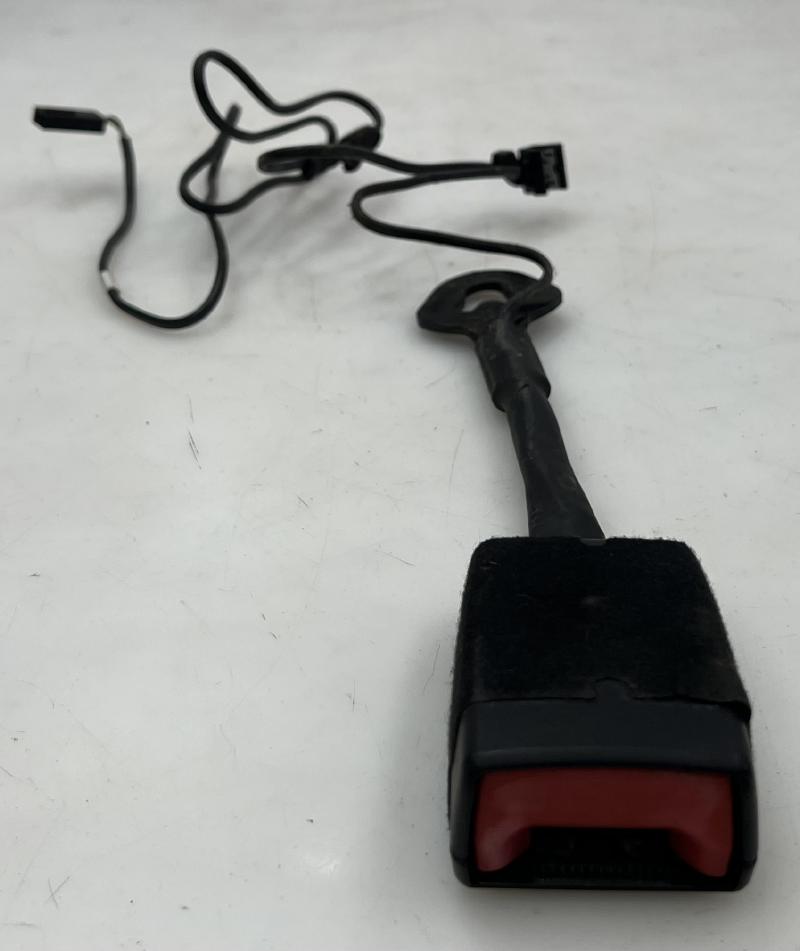 2012 Volkswagen Passat Front Seat Belt