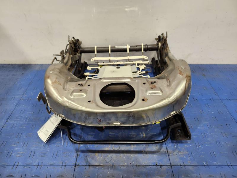 2015 Chrysler 200 Seat Track