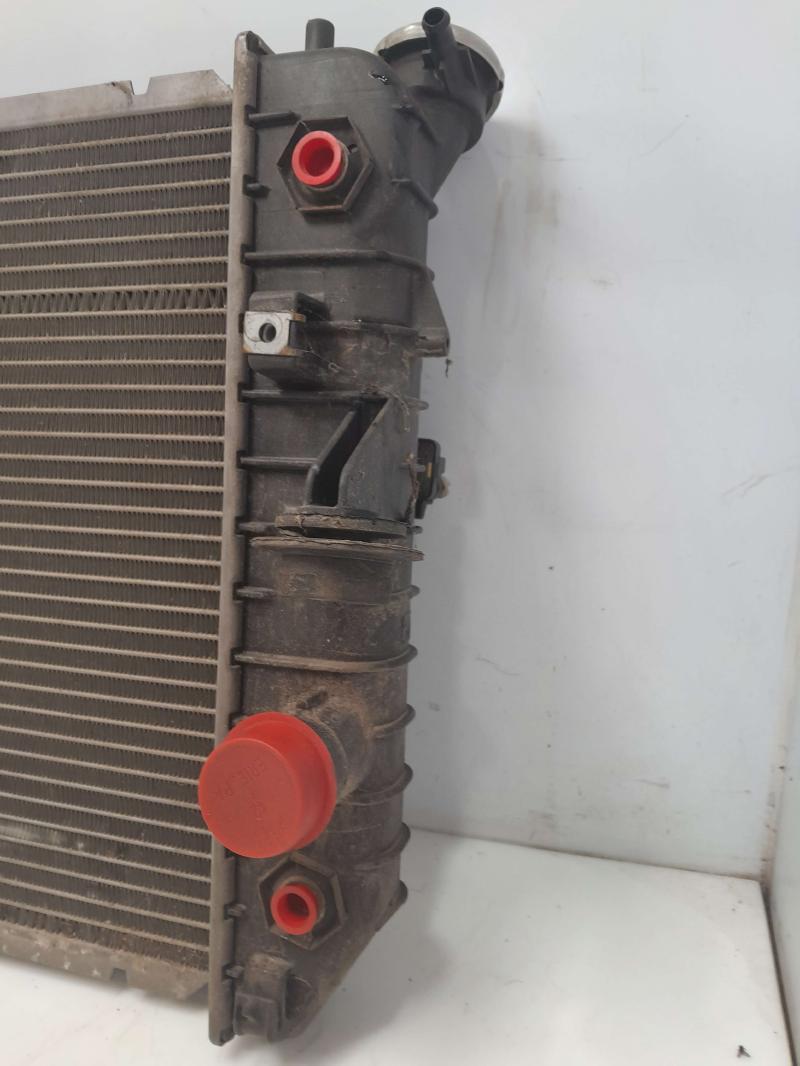 1999 Buick Park Avenue Radiator