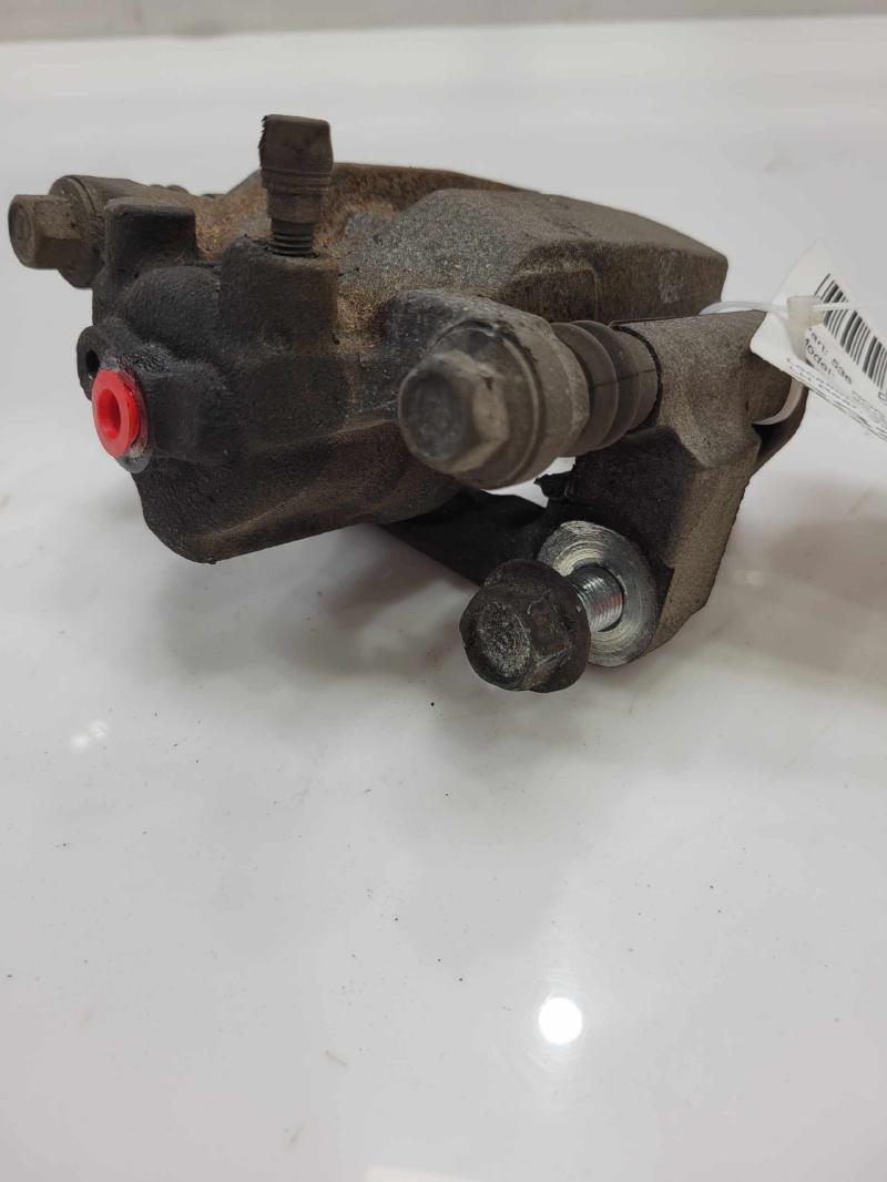 2015 Nissan Rogue Caliper