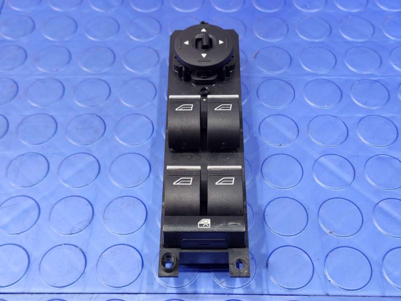 2016 Ford Focus Door Switch Front