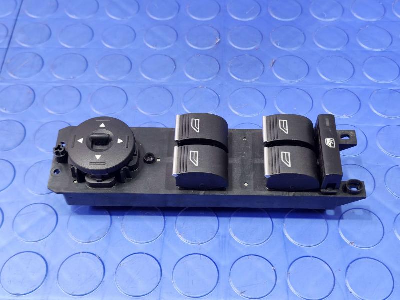 2016 Ford Focus Door Switch Front