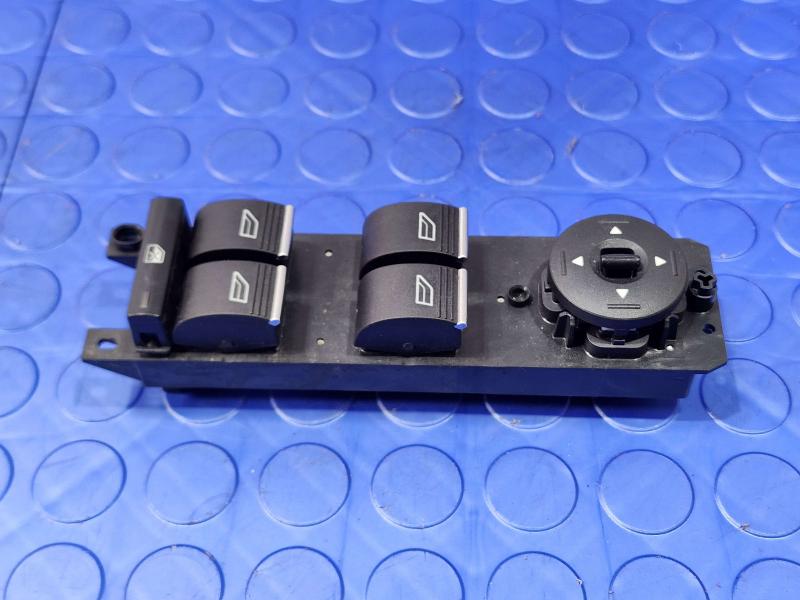 2016 Ford Focus Door Switch Front