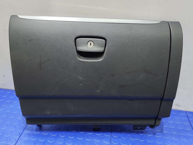 2013 Infiniti FX35 Glove Box