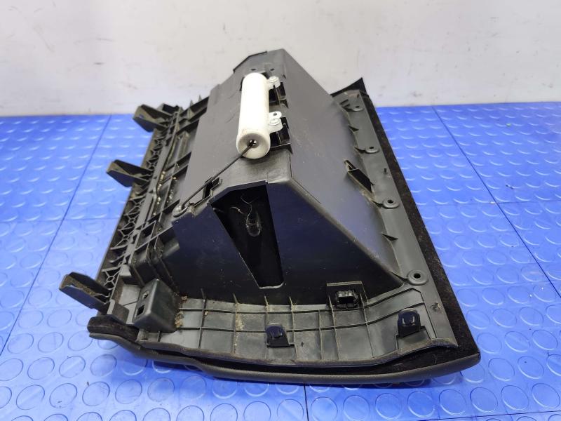 2013 Infiniti FX35 Glove Box