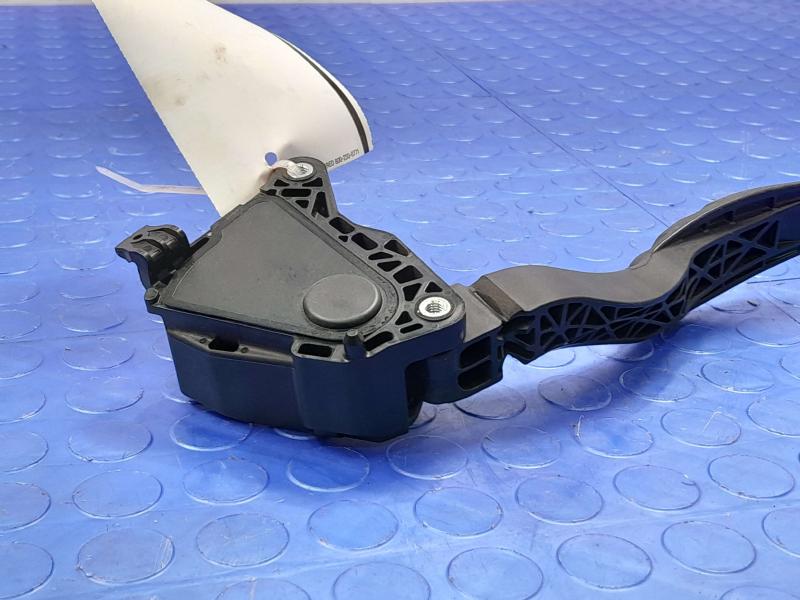 2020-2024 Nissan Versa Accelerator Pedal Assembly with Sensor OEM 180025RA0A