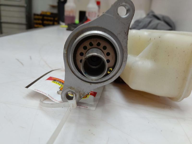 2010 - 2021 Nissan Frontier 4.0L Brake Master Cylinder Assembly OEM 460109BP1A