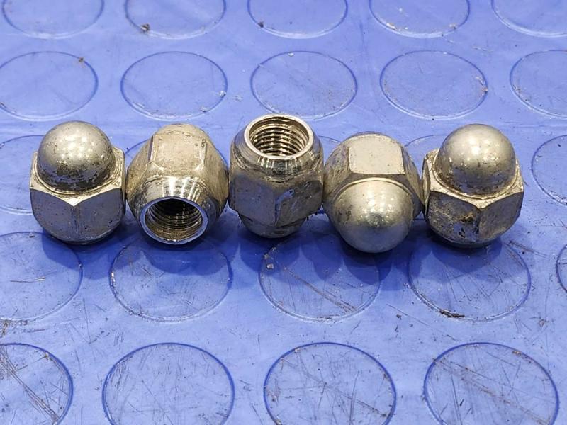 2008 Subaru Tribeca Lug Nuts
