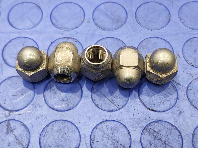 2008 Subaru Tribeca Lug Nuts