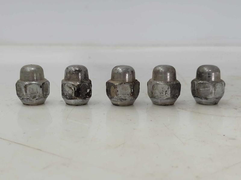 2016 Hyundai Elantra Lug Nuts