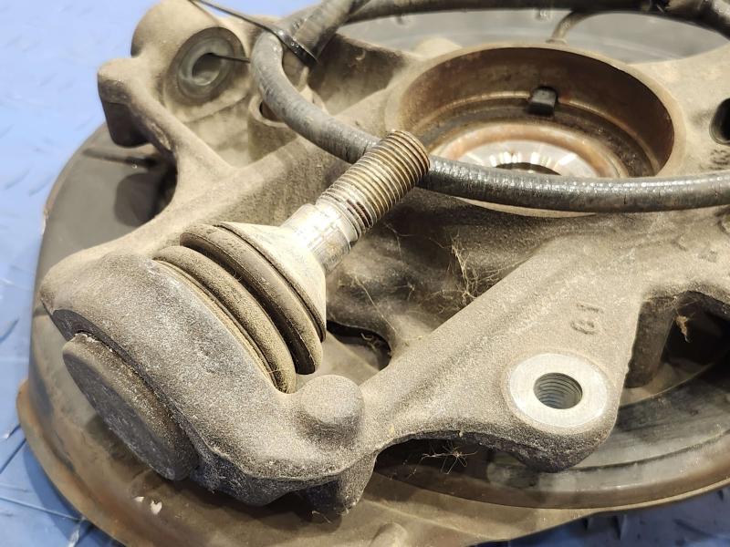 2010 Mercedes ML-Class Rear Knuckle/Stub Axle