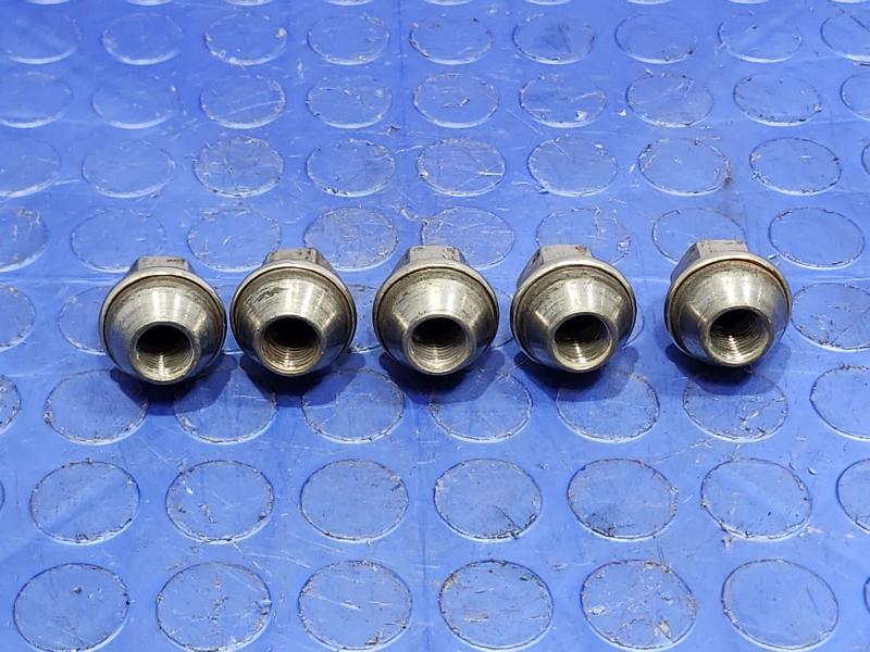 2020 Ford Mustang Lug Nuts