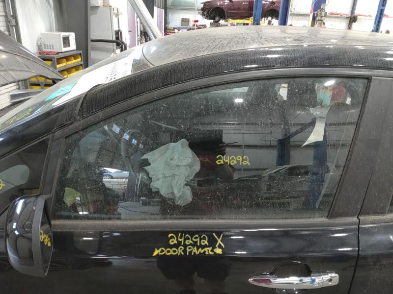 2015 Nissan Leaf Front Door Glass/Window